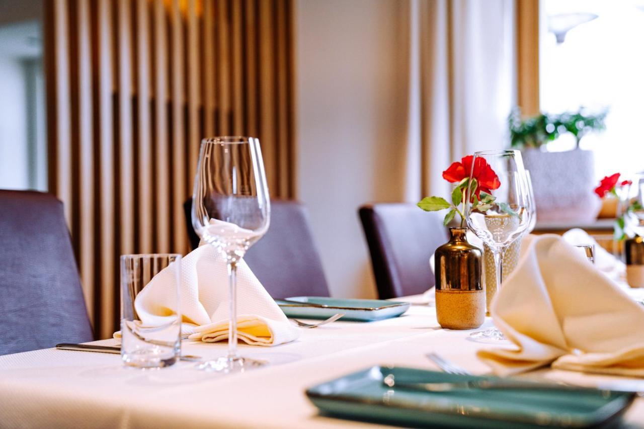 Roussel - Hotel Restaurant แบร์นคาสเทล-คืสท์ ภายนอก รูปภาพ